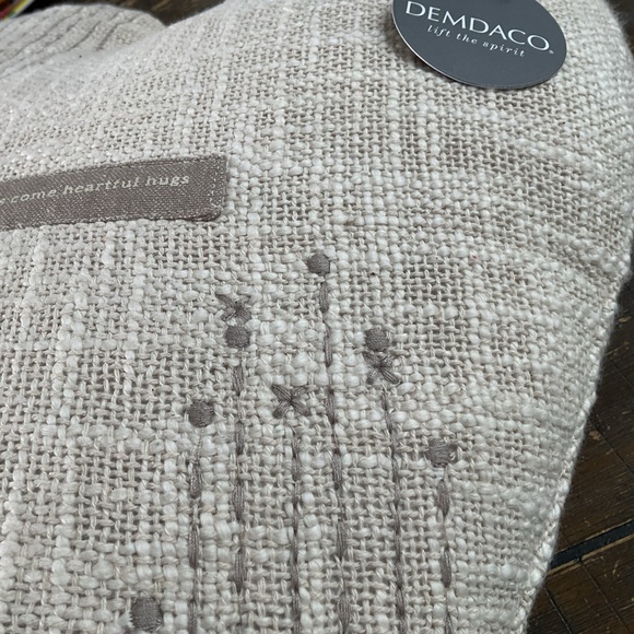 🌸Demdaco Pillow 20” Grateful Hearts - Picture 7 of 11